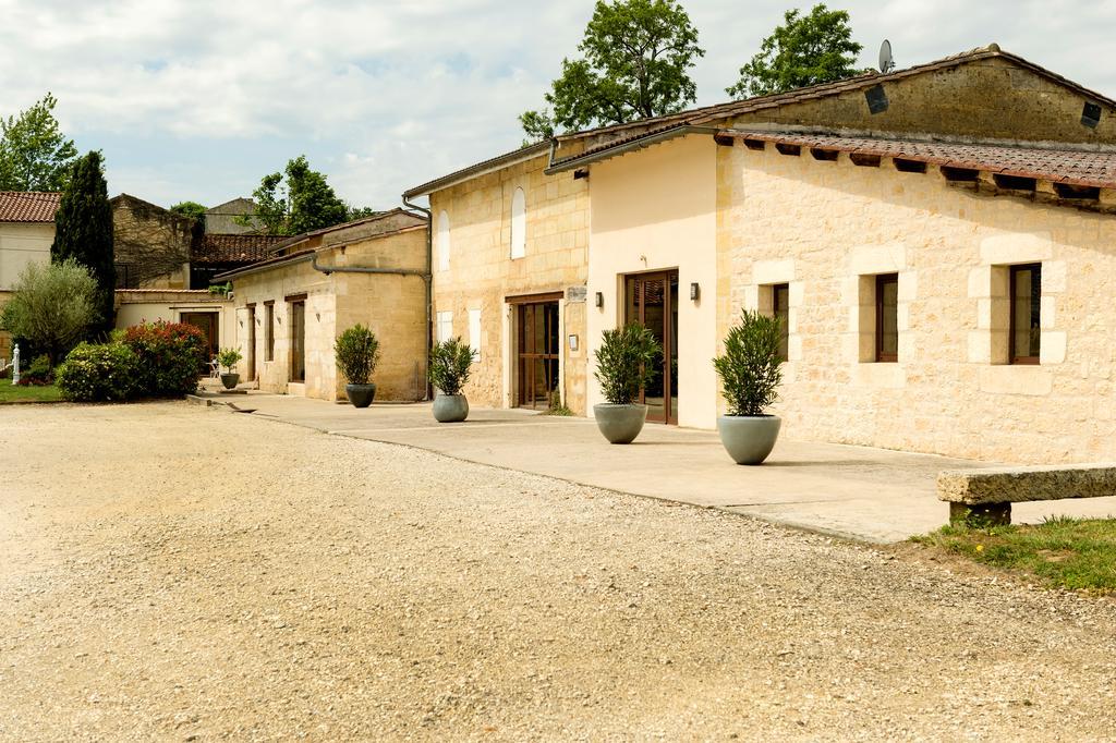 Chateau La Mothe Du Barry Bed & Breakfast Moulon-sur-Dordogne Exterior photo